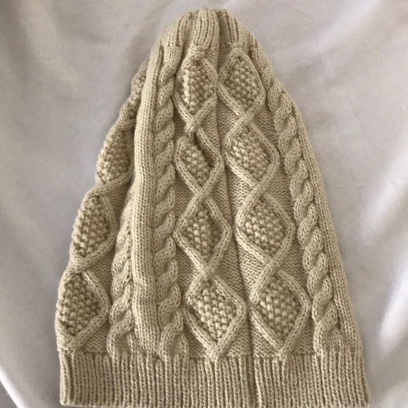 New! Ivory Cable Knit Slouch Beanie - Picture 3 of 4
